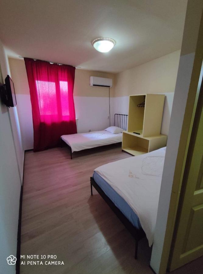 Alfredo Hostel Craiova Exteriér fotografie