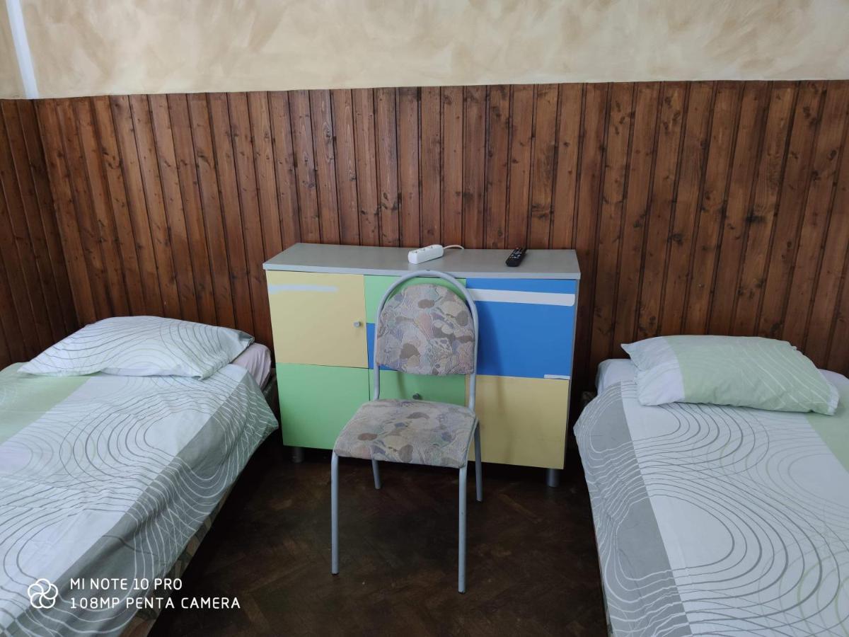 Alfredo Hostel Craiova Exteriér fotografie