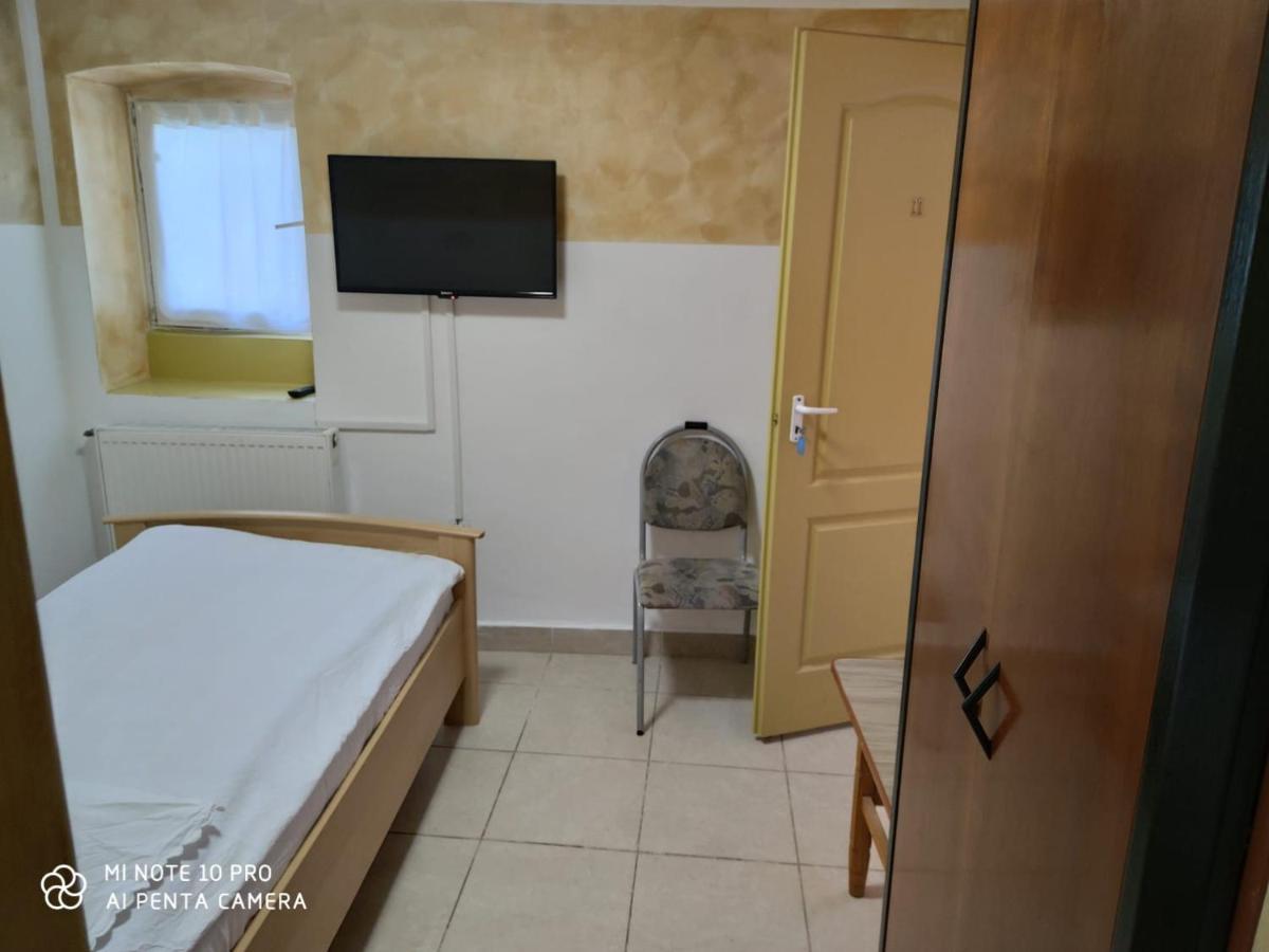 Alfredo Hostel Craiova Exteriér fotografie