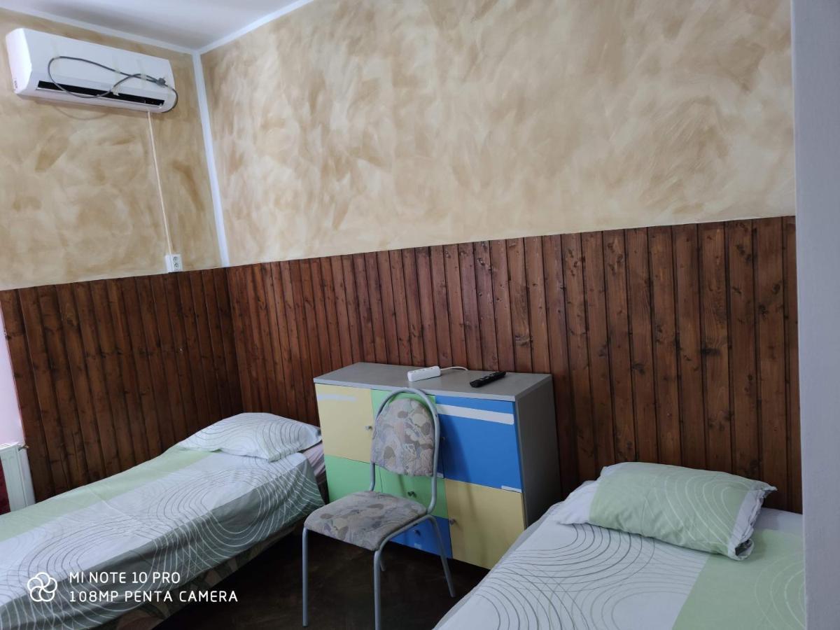 Alfredo Hostel Craiova Exteriér fotografie
