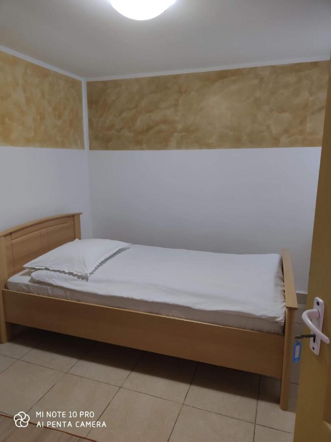 Alfredo Hostel Craiova Exteriér fotografie