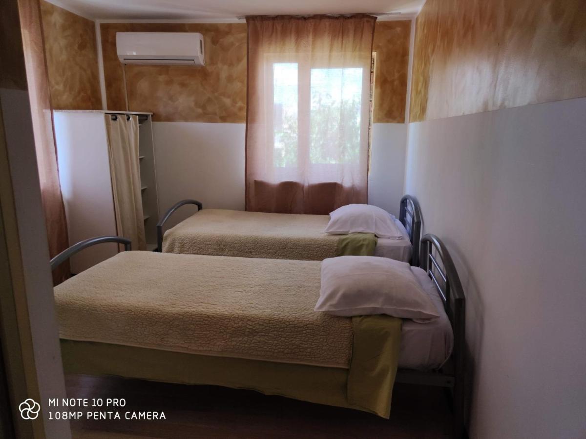 Alfredo Hostel Craiova Exteriér fotografie
