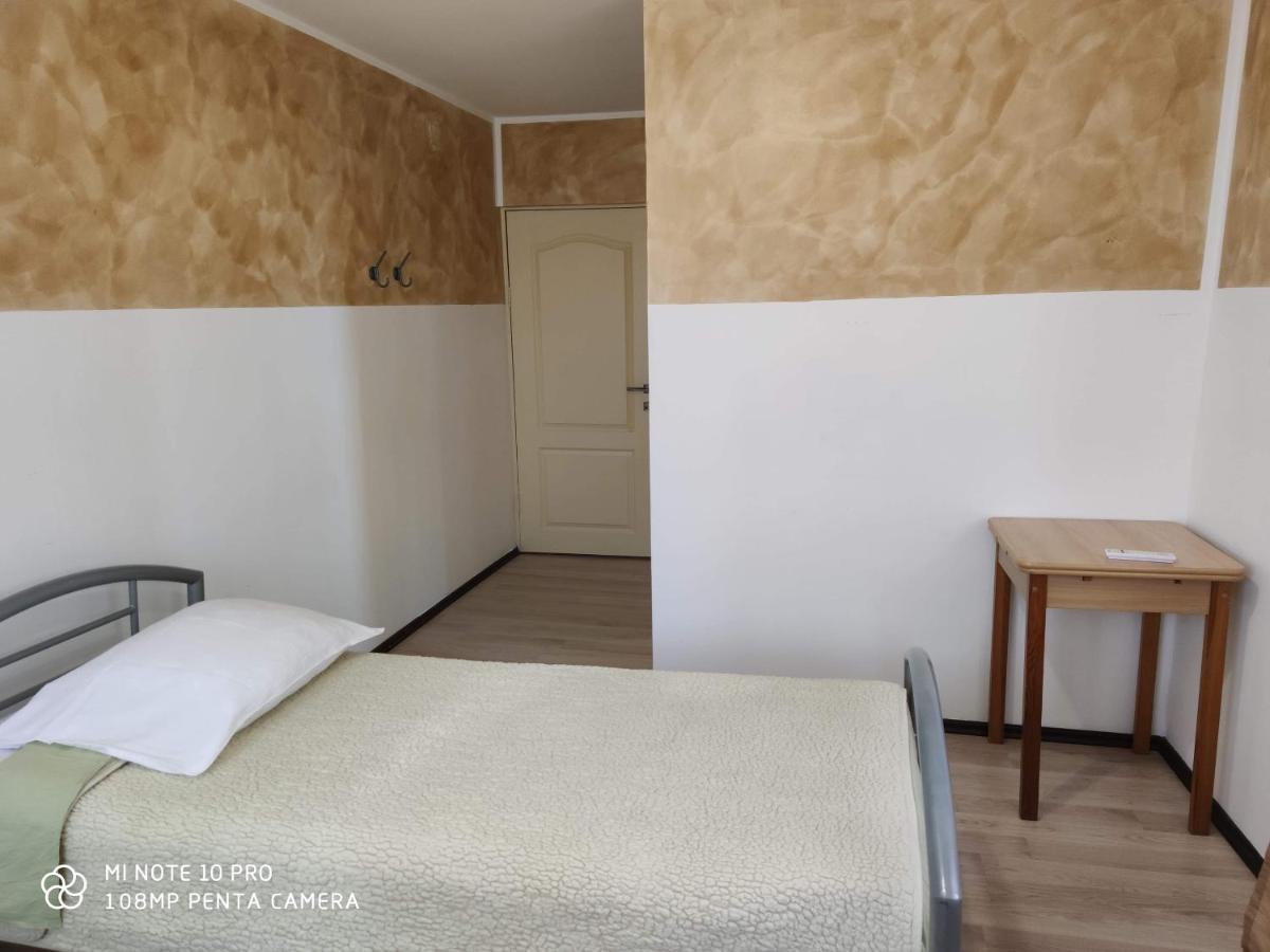 Alfredo Hostel Craiova Exteriér fotografie
